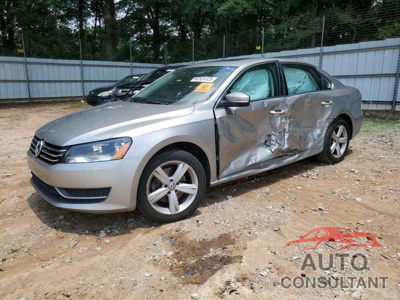 VOLKSWAGEN PASSAT 2013 - 1VWBH7A30DC082459