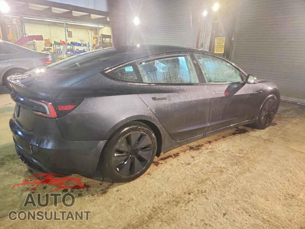 TESLA MODEL 3 2024 - 5YJ3E1EA5RF769484
