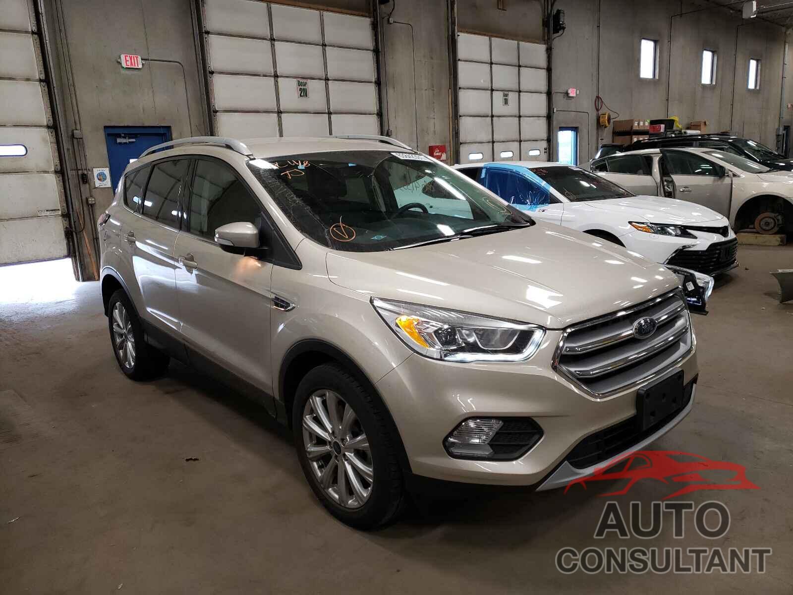 FORD ESCAPE 2017 - 1FMCU9J97HUD76813