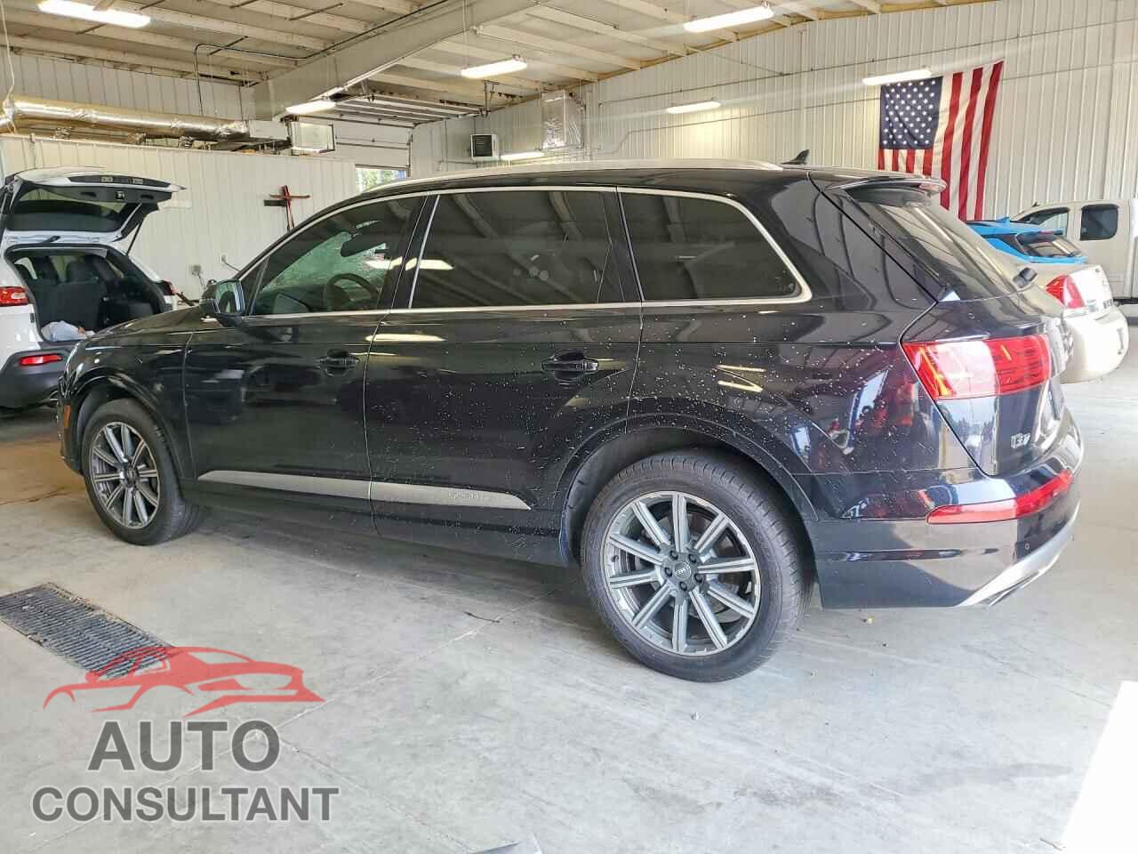 AUDI Q7 2018 - WA1VAAF76JD024031