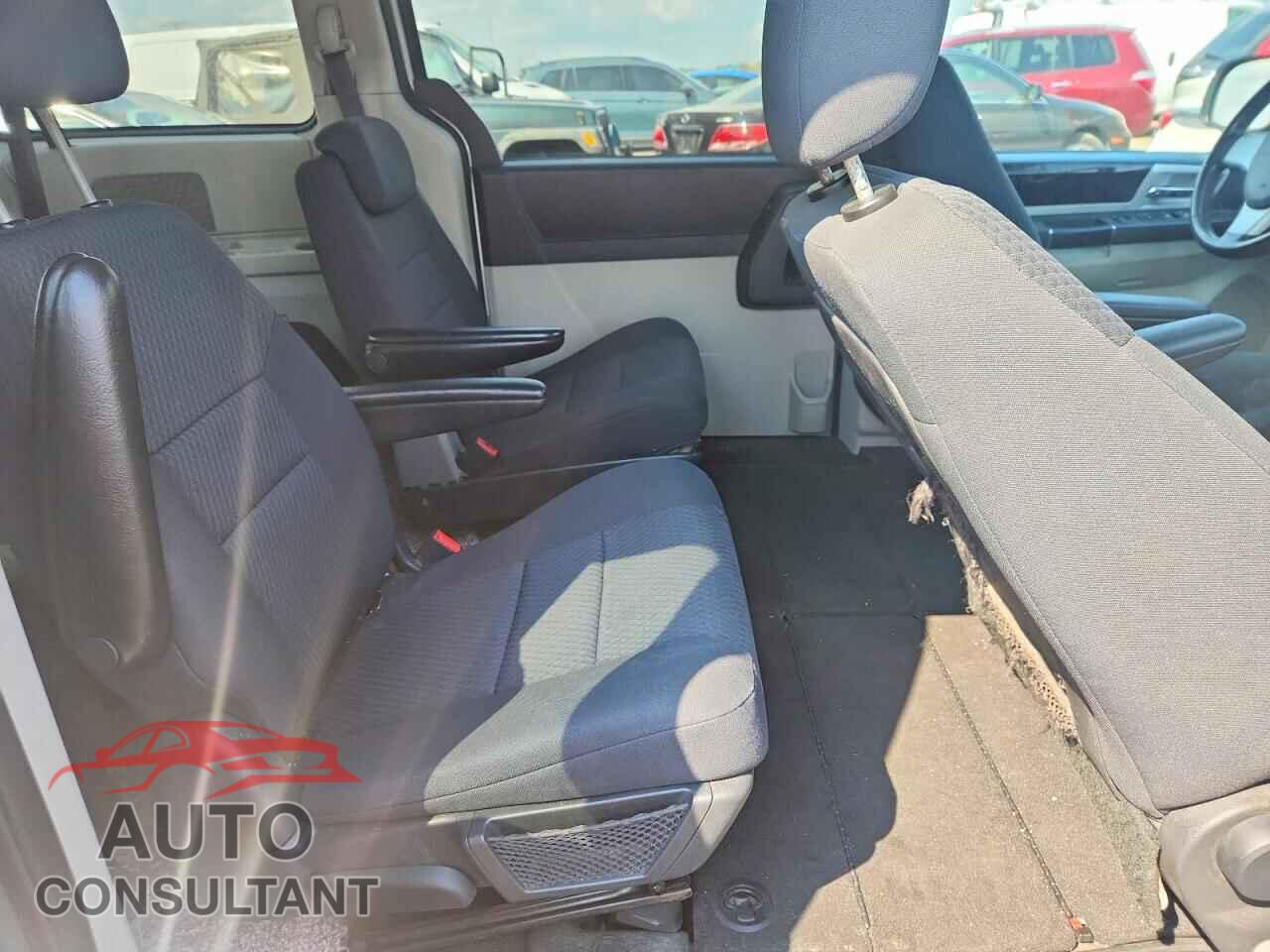 DODGE CARAVAN 2010 - 2D4RN5D18AR147766