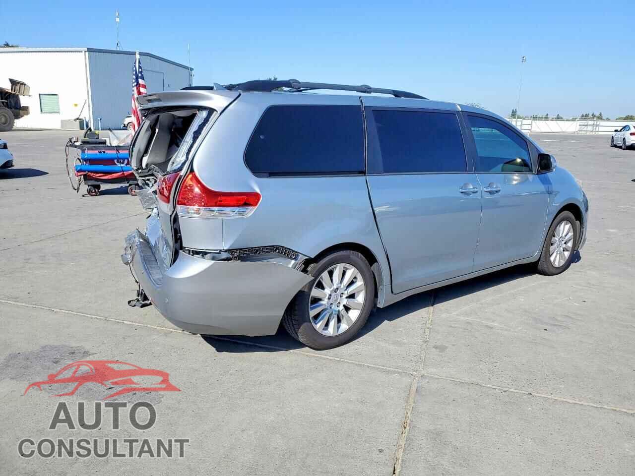 TOYOTA SIENNA 2014 - 5TDYK3DC5ES495285