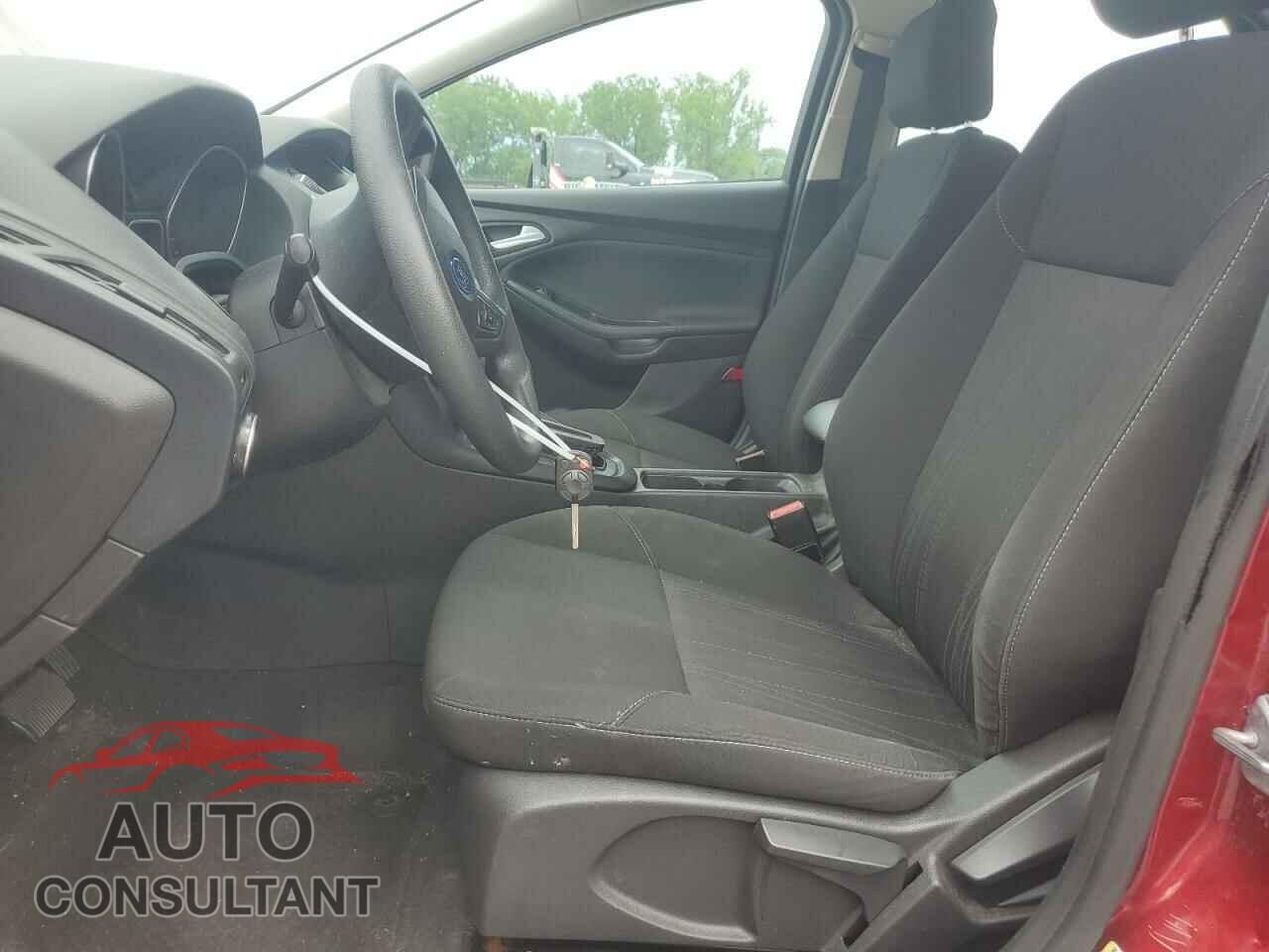 FORD FOCUS 2015 - 1FADP3K20FL355647