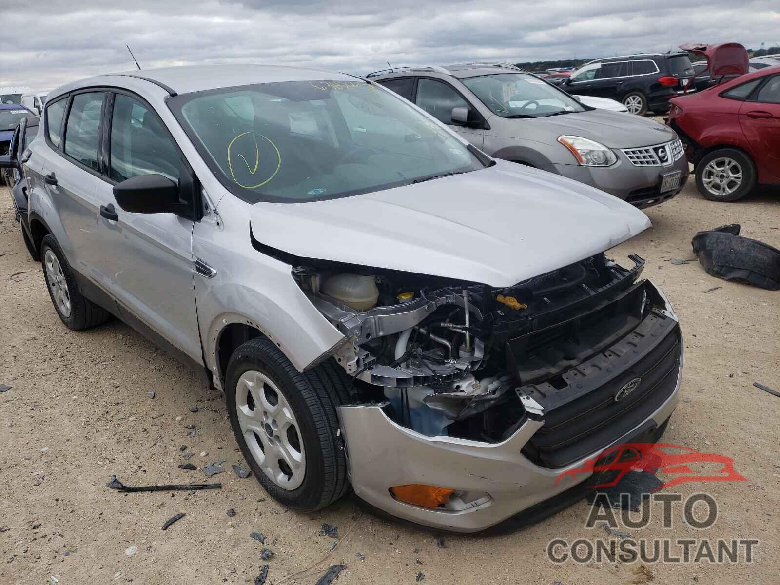 FORD ESCAPE 2017 - 1FMCU0F70HUB89626