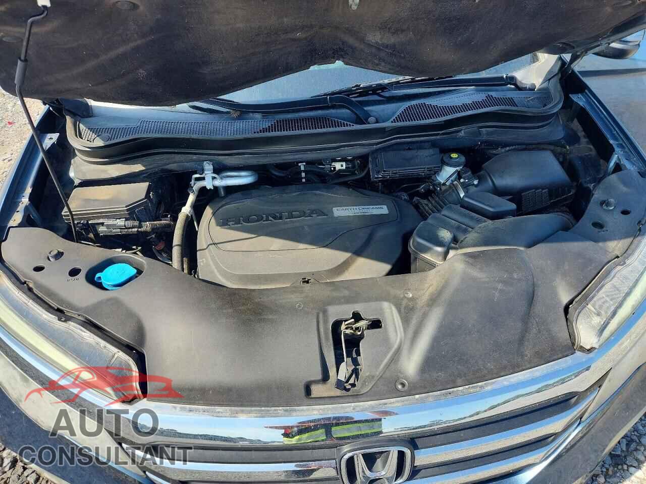 HONDA PILOT 2017 - 5FNYF5H52HB008595