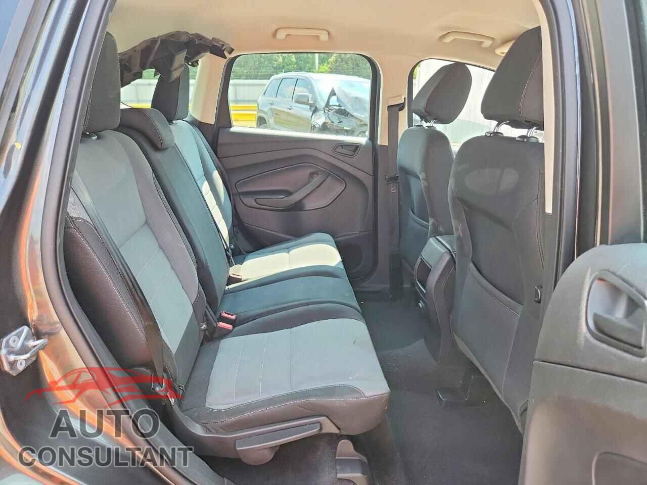 FORD ESCAPE 2017 - 1FMCU0F73HUA57721