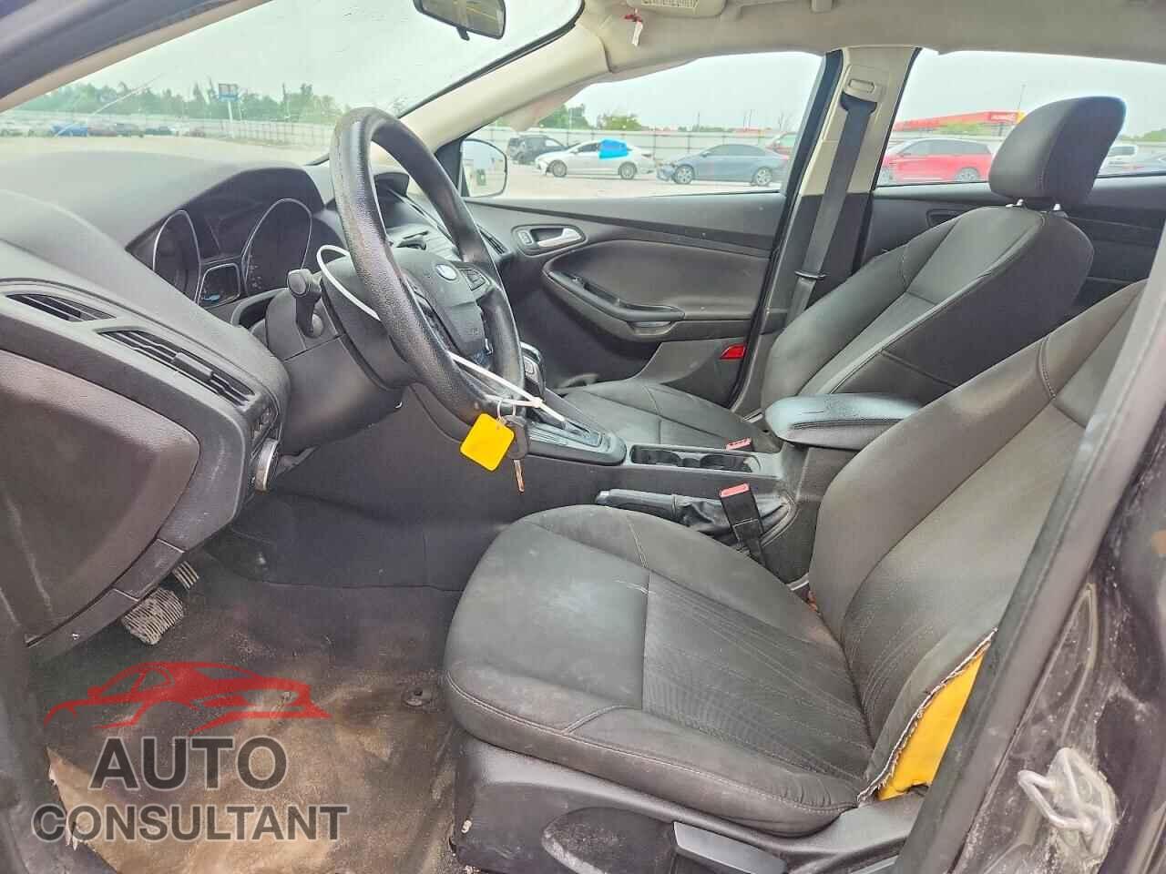 FORD FOCUS 2016 - 1FADP3F28GL242752