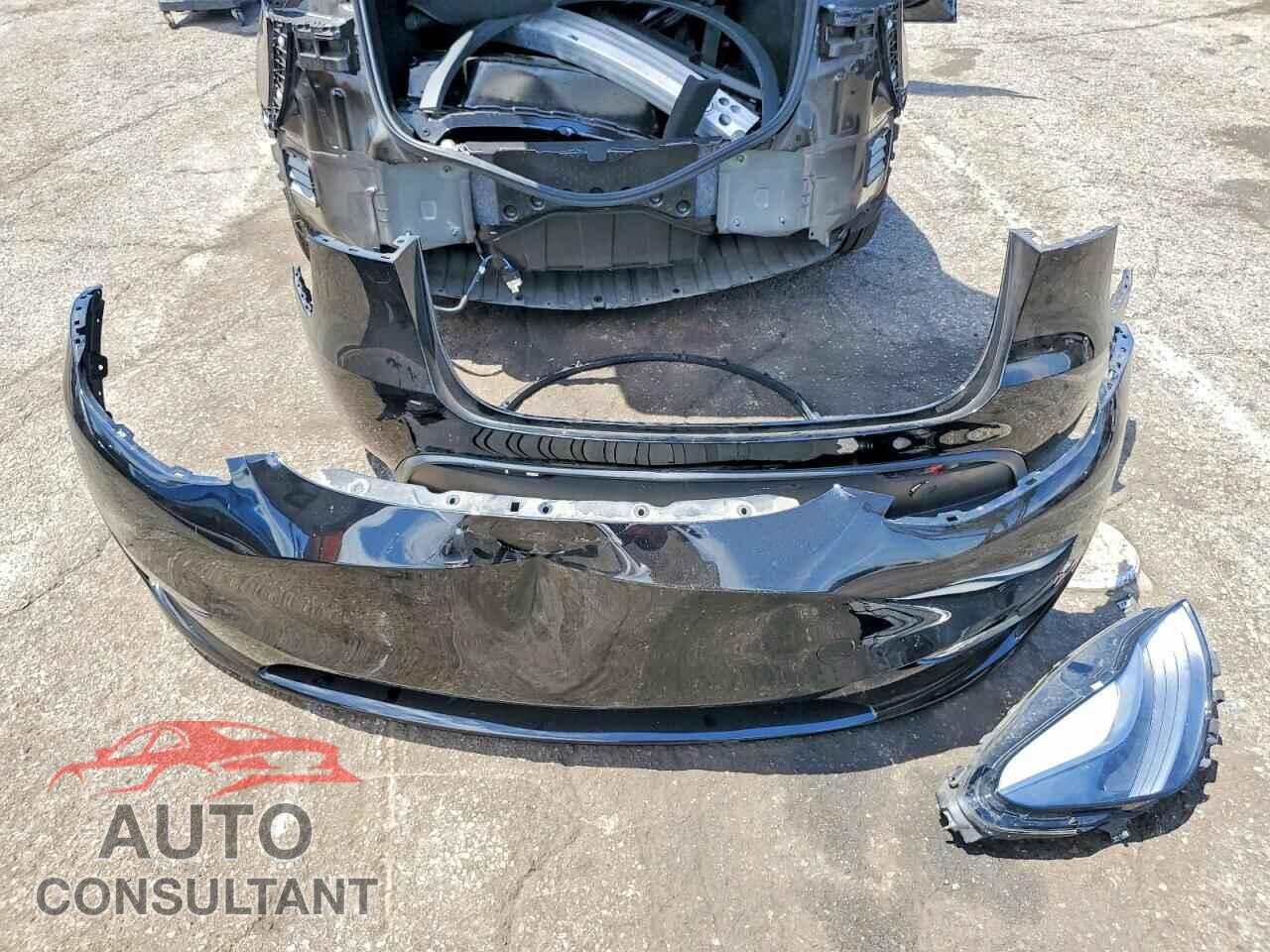TESLA MODEL Y 2024 - 7SAYGDEE7RF118624