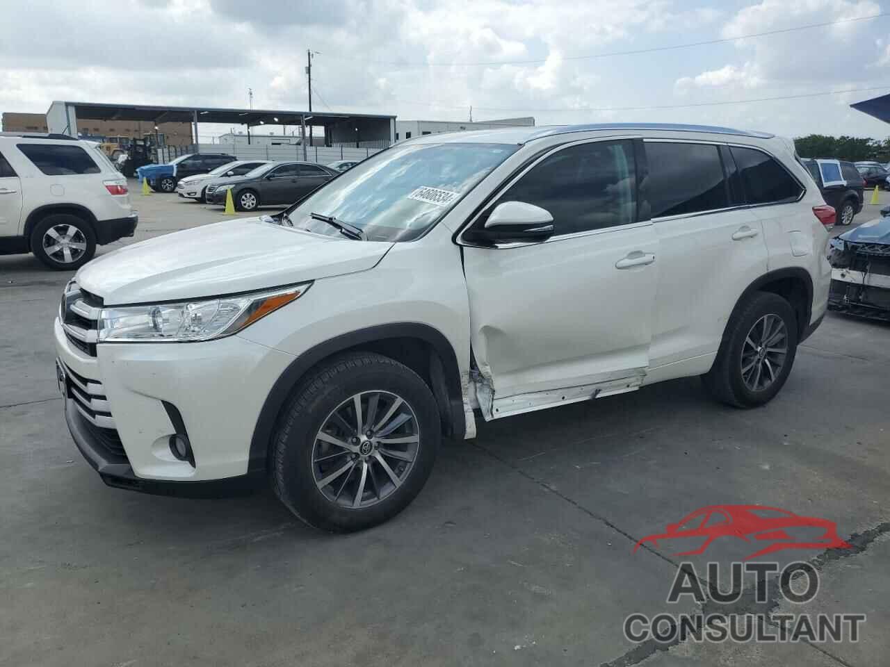 TOYOTA HIGHLANDER 2018 - 5TDKZRFH7JS283690