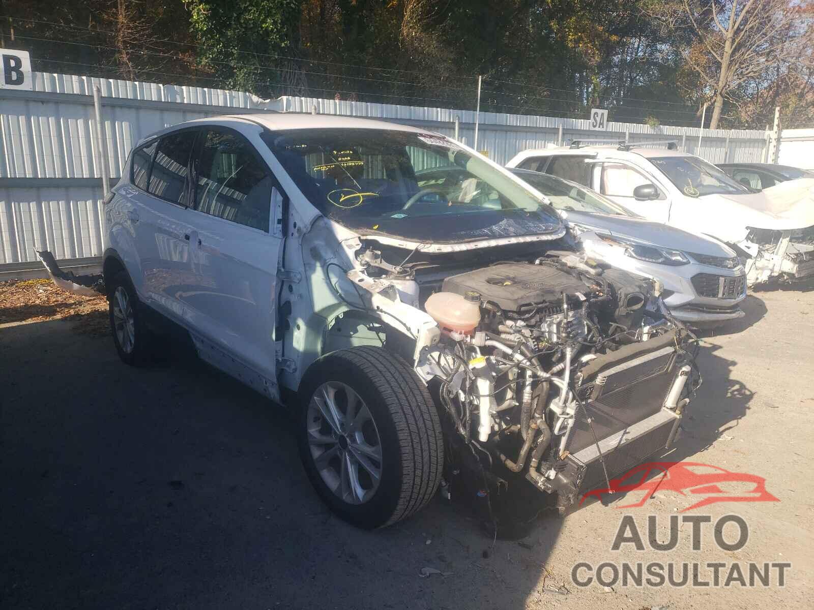 FORD ESCAPE 2017 - 1FMCU0GD4HUC41909