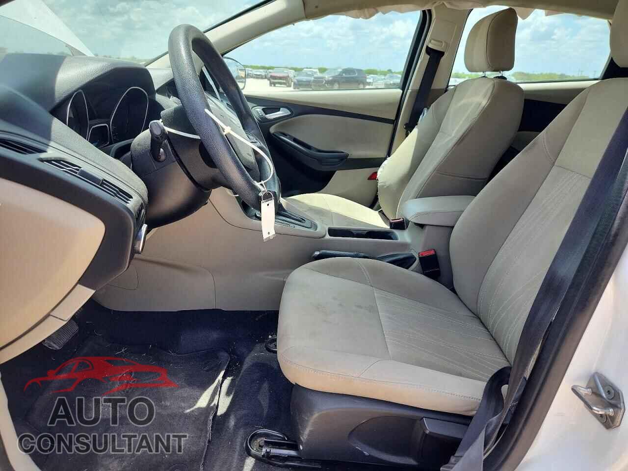FORD FOCUS 2017 - 1FADP3K26HL333106