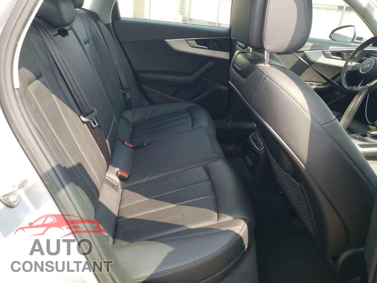 AUDI A4 2018 - WAUENAF49JA167828