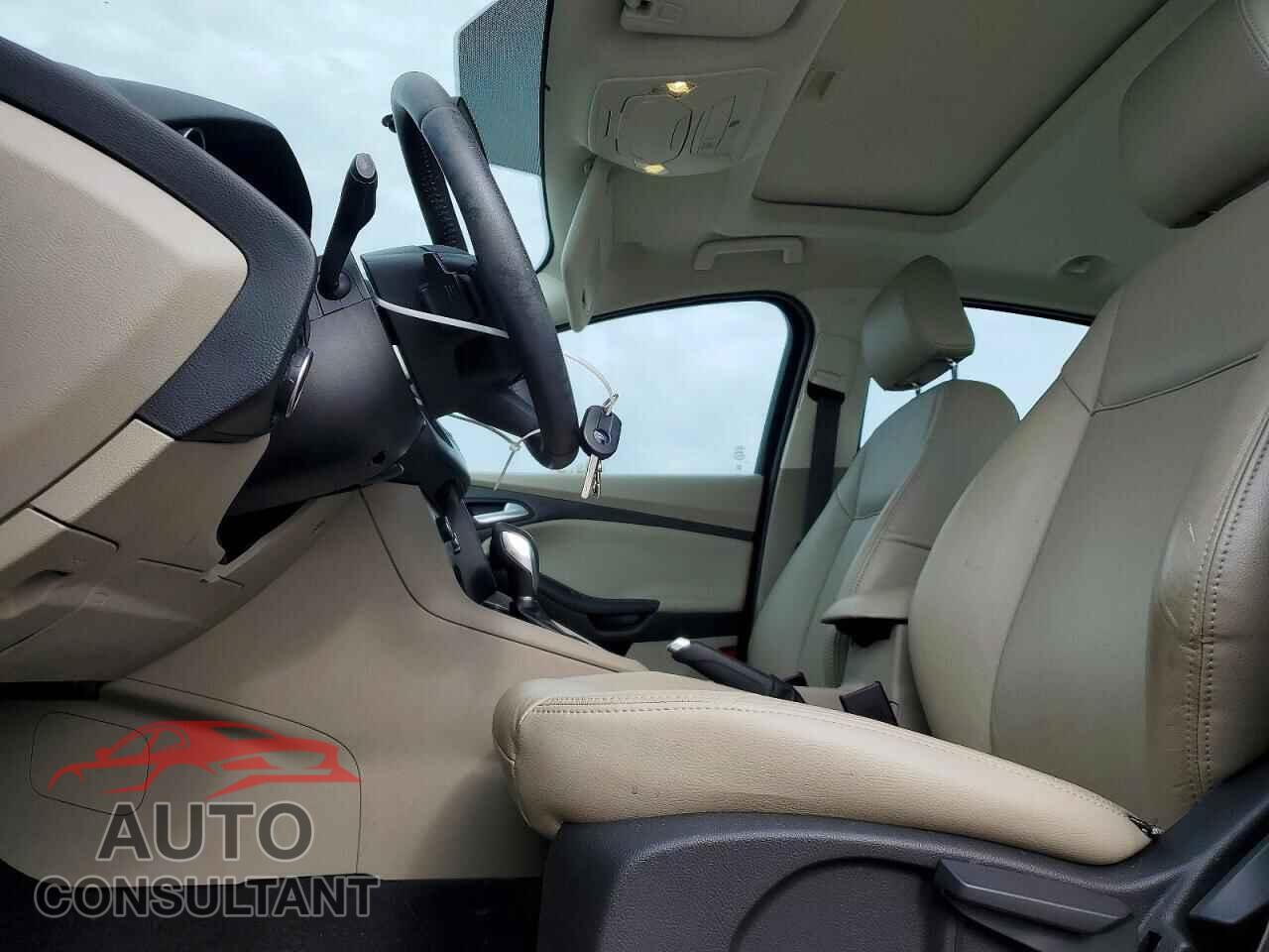 FORD FOCUS 2015 - 1FADP3F2XFL238331