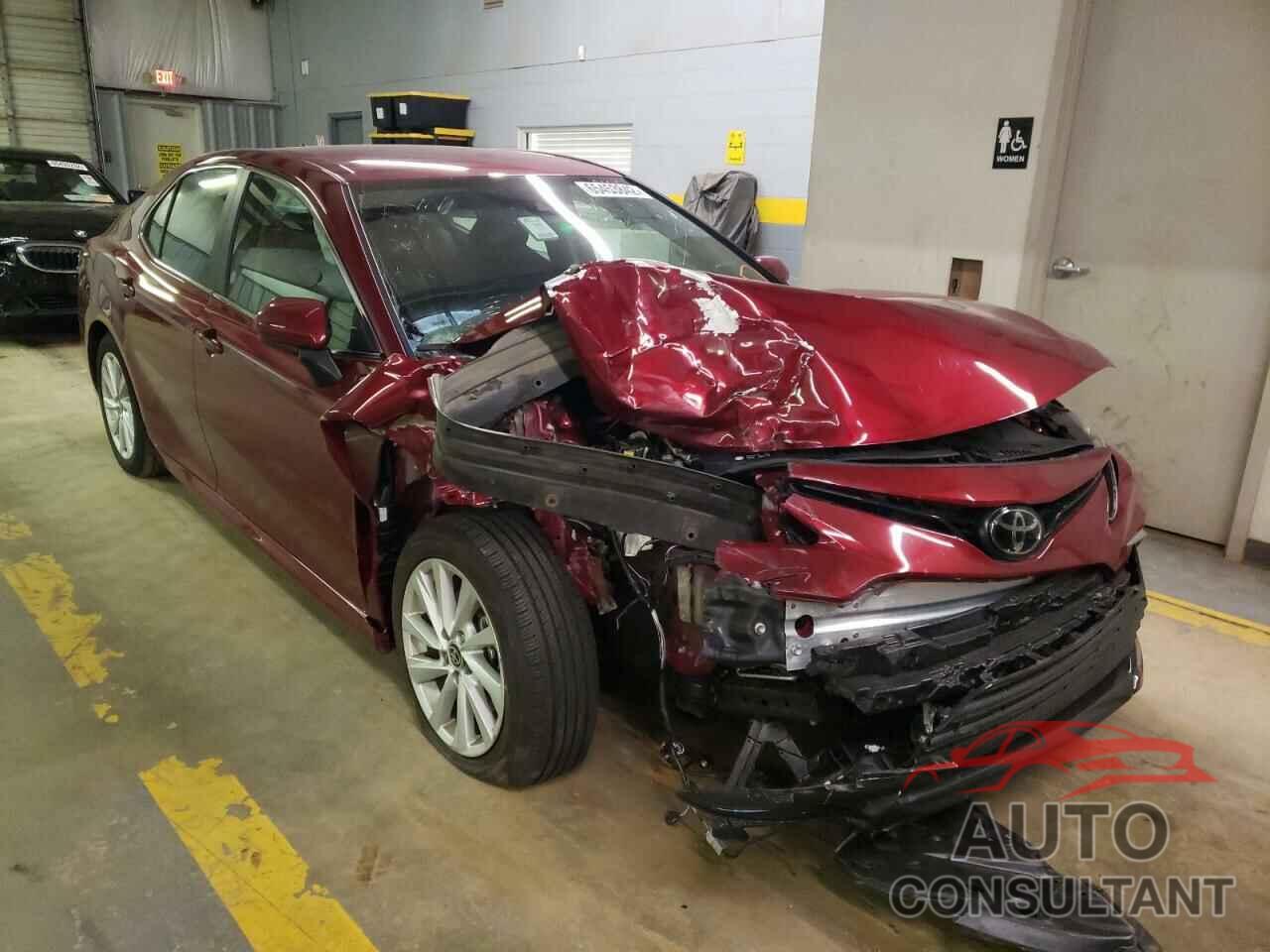 TOYOTA CAMRY 2022 - 4T1C11AK8NU647824
