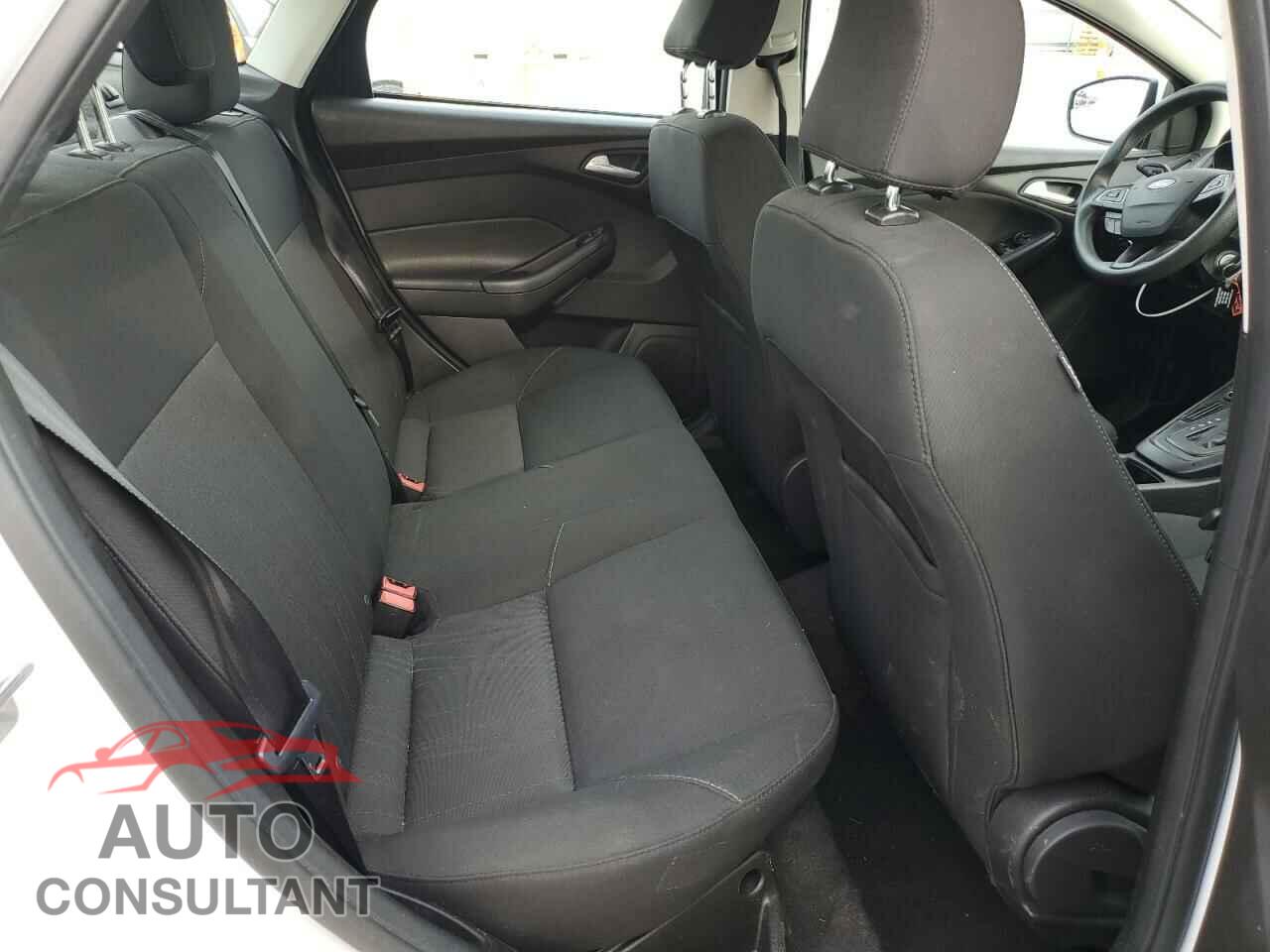 FORD FOCUS 2017 - 1FADP3F29HL213570