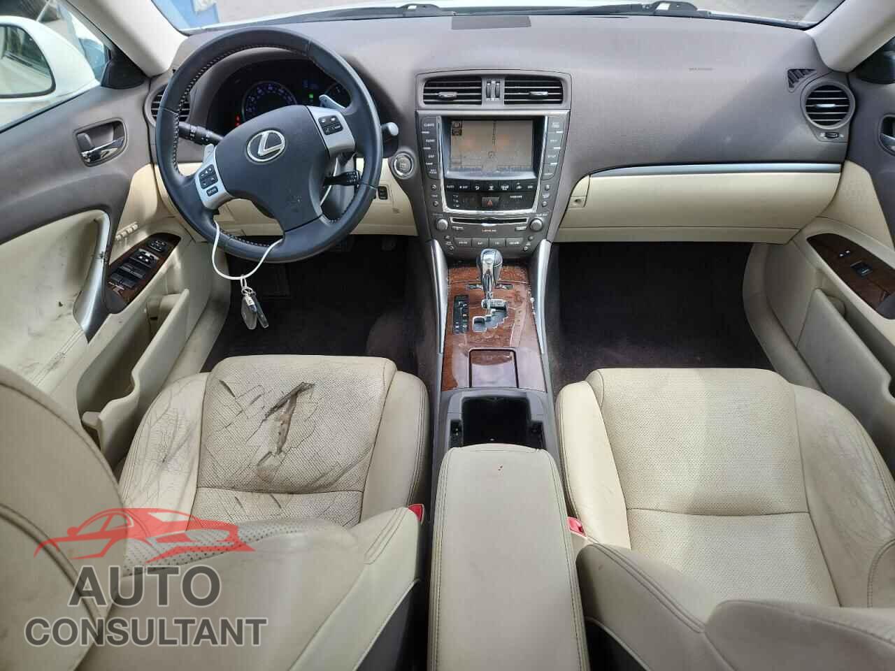 LEXUS IS 2011 - JTHCF5C25B5046367