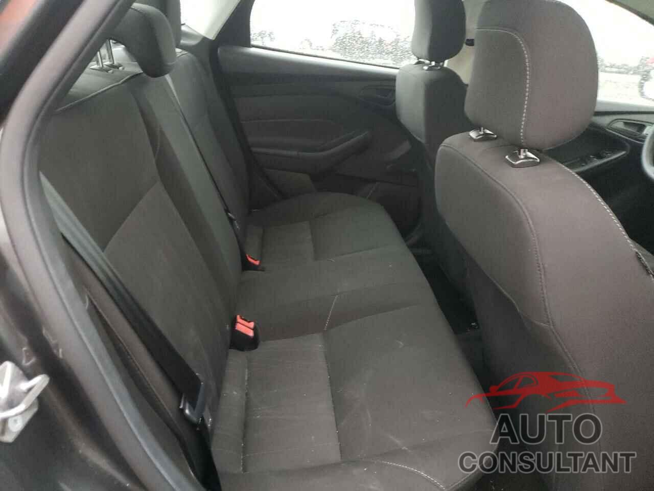 FORD FOCUS 2017 - 1FADP3E21HL336152