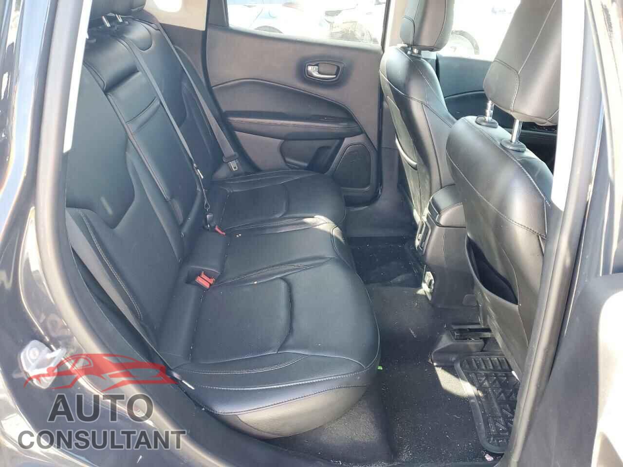 JEEP COMPASS 2018 - 3C4NJDCB8JT280939