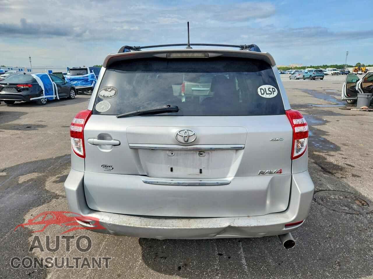 TOYOTA RAV4 2011 - JTMRK4DV2B5100413