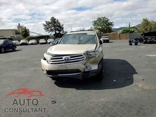 TOYOTA HIGHLANDER 2012 - 5TDBK3EH6CS153437