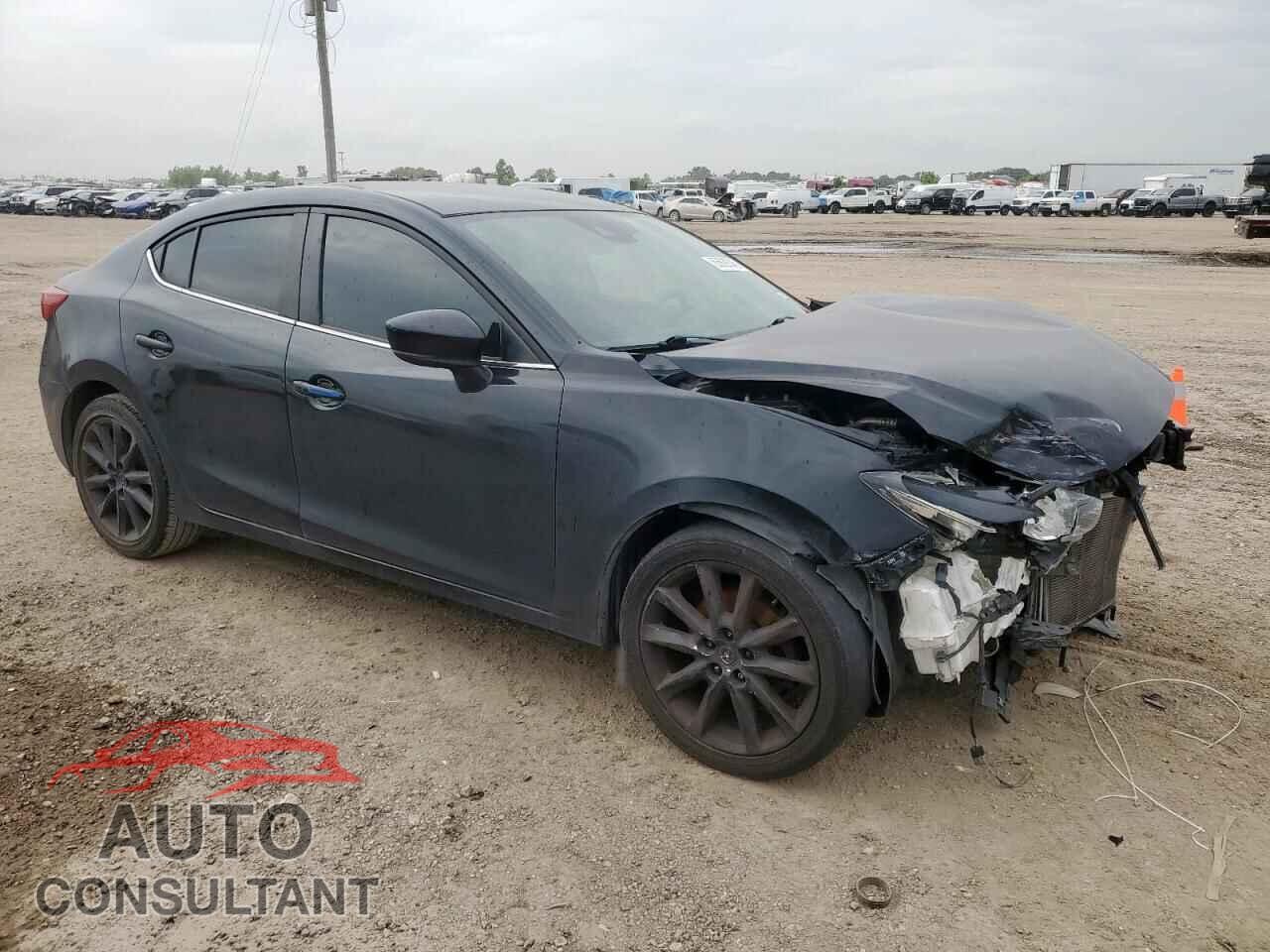 MAZDA 3 2018 - 3MZBN1V31JM201744