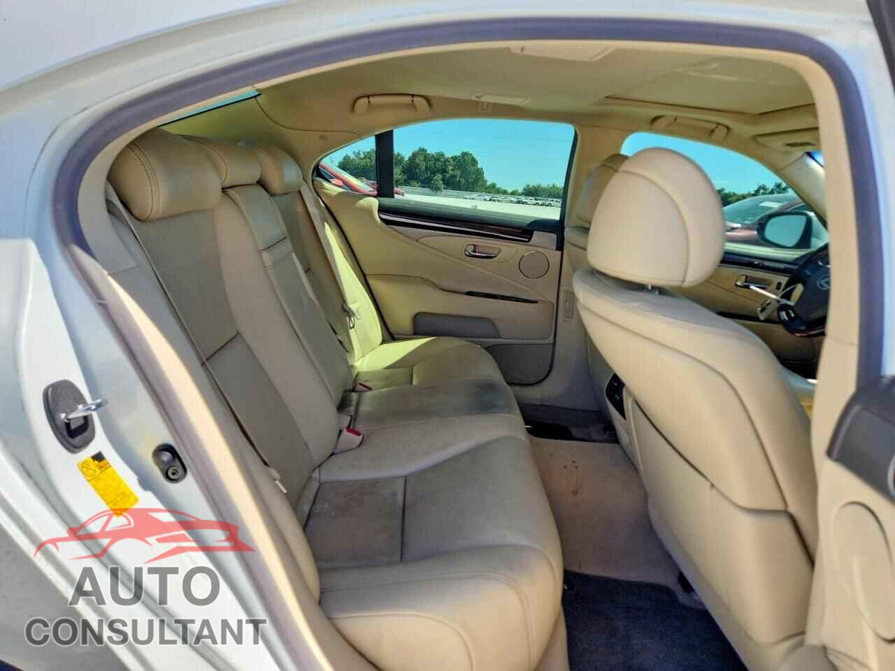 LEXUS LS460 2014 - JTHBL5EF2E5130087