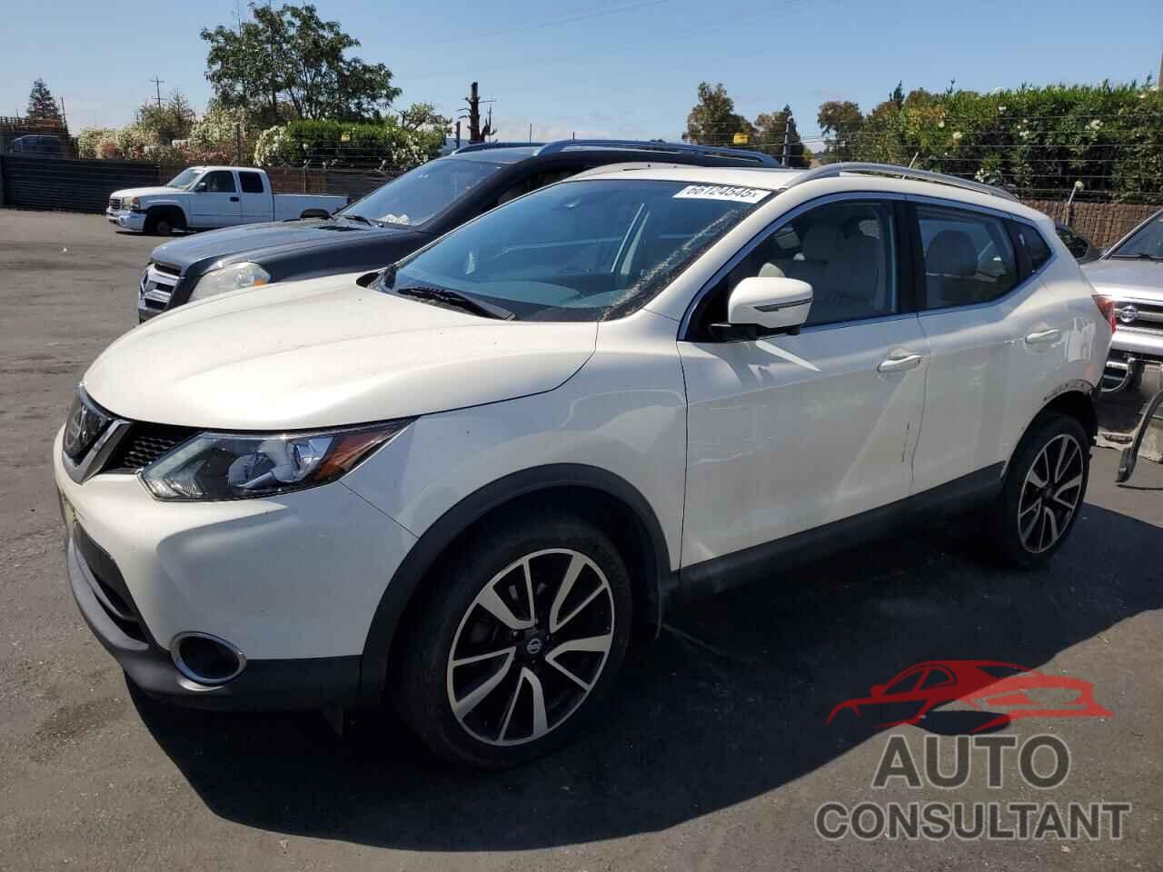 NISSAN ROGUE 2018 - JN1BJ1CP9JW500745