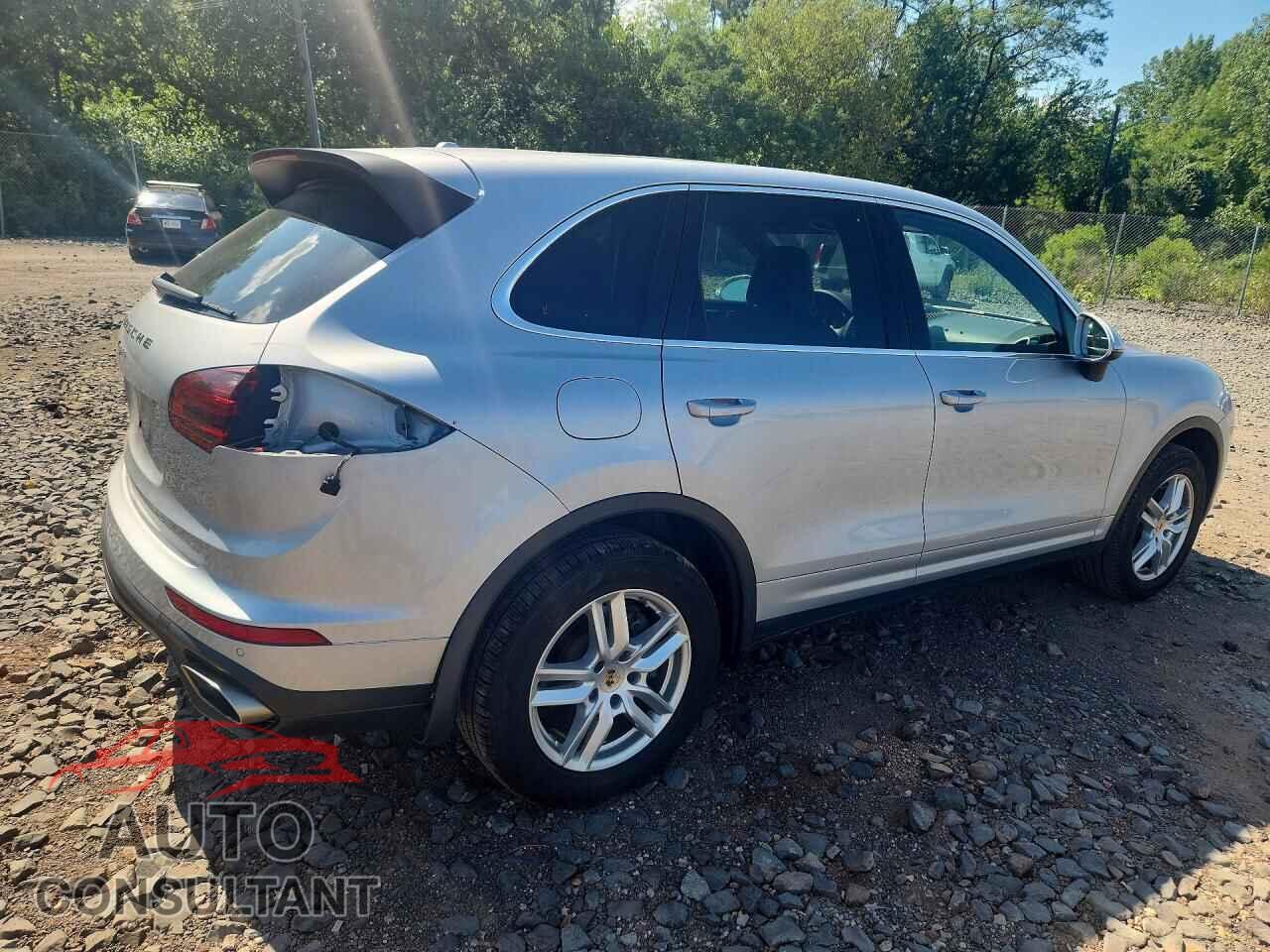 PORSCHE CAYENNE 2016 - WP1AA2A24GLA03956