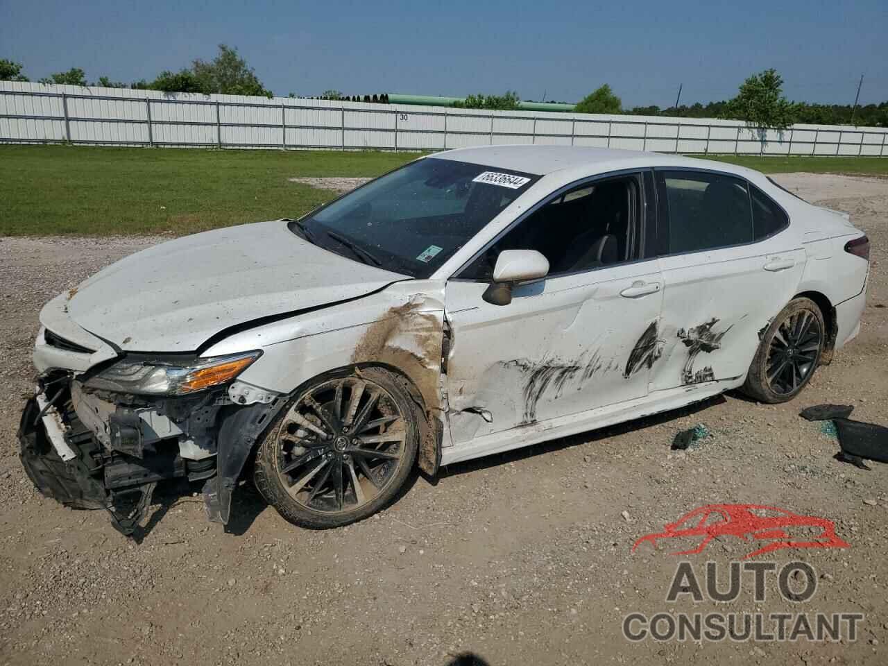 TOYOTA CAMRY 2018 - 4T1B61HK8JU123103