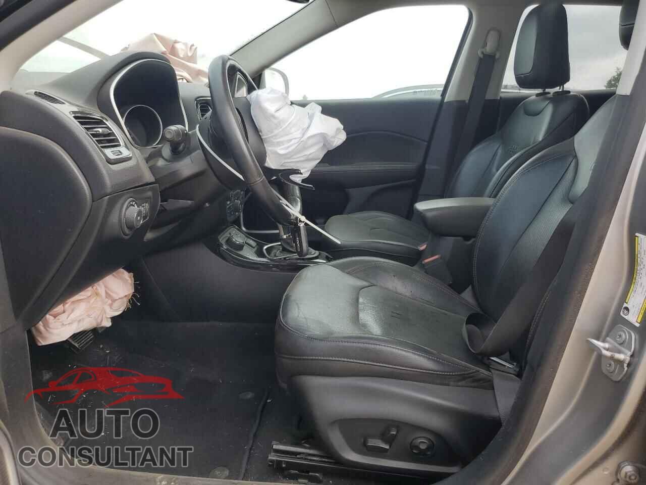 JEEP COMPASS 2019 - 3C4NJDCB5KT735599