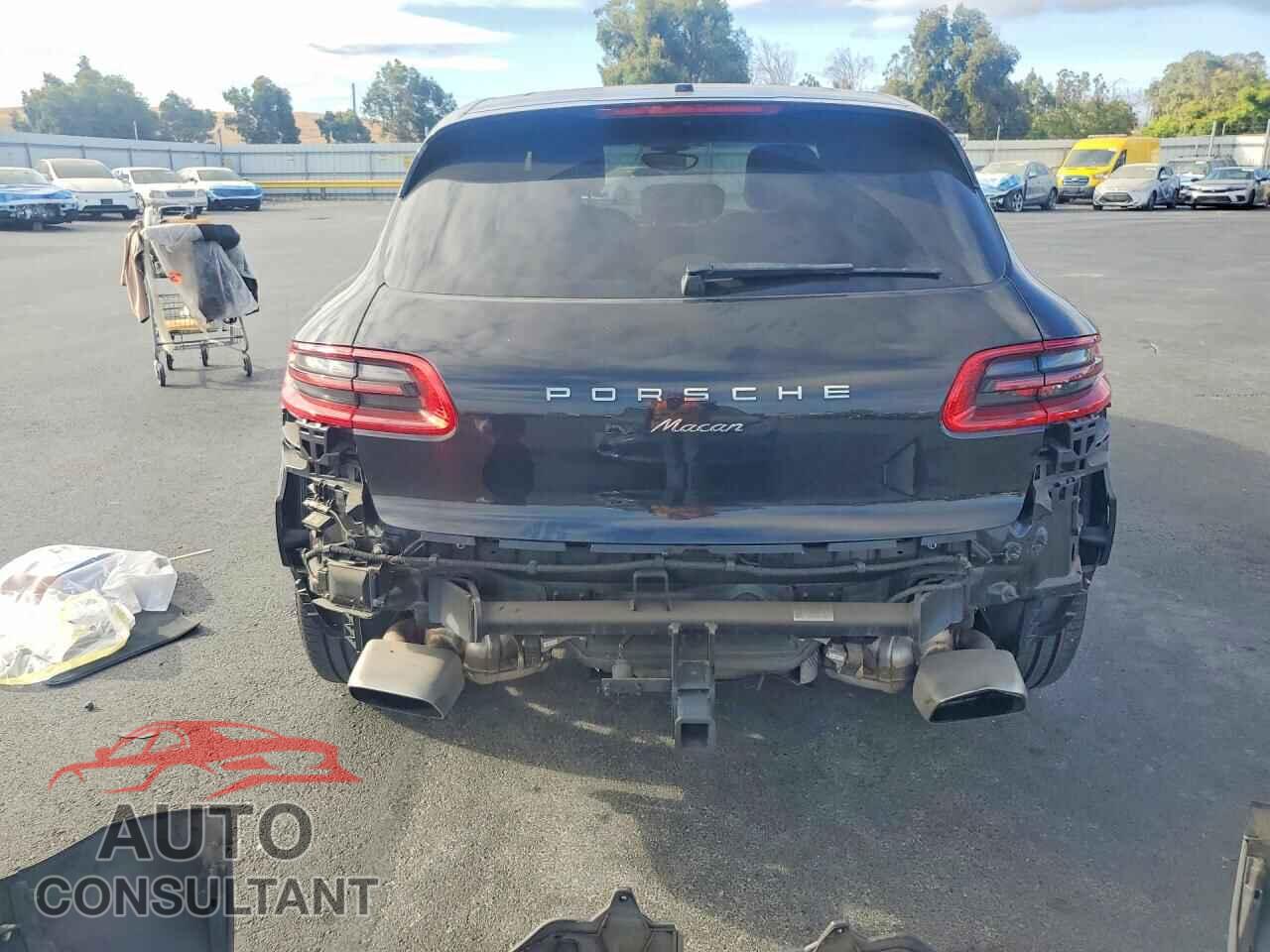 PORSCHE MACAN 2018 - WP1AA2A58JLB07111