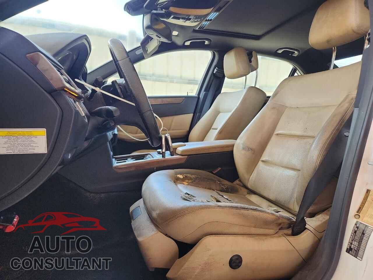 MERCEDES-BENZ E-CLASS 2013 - WDDHF5KB2DA707006