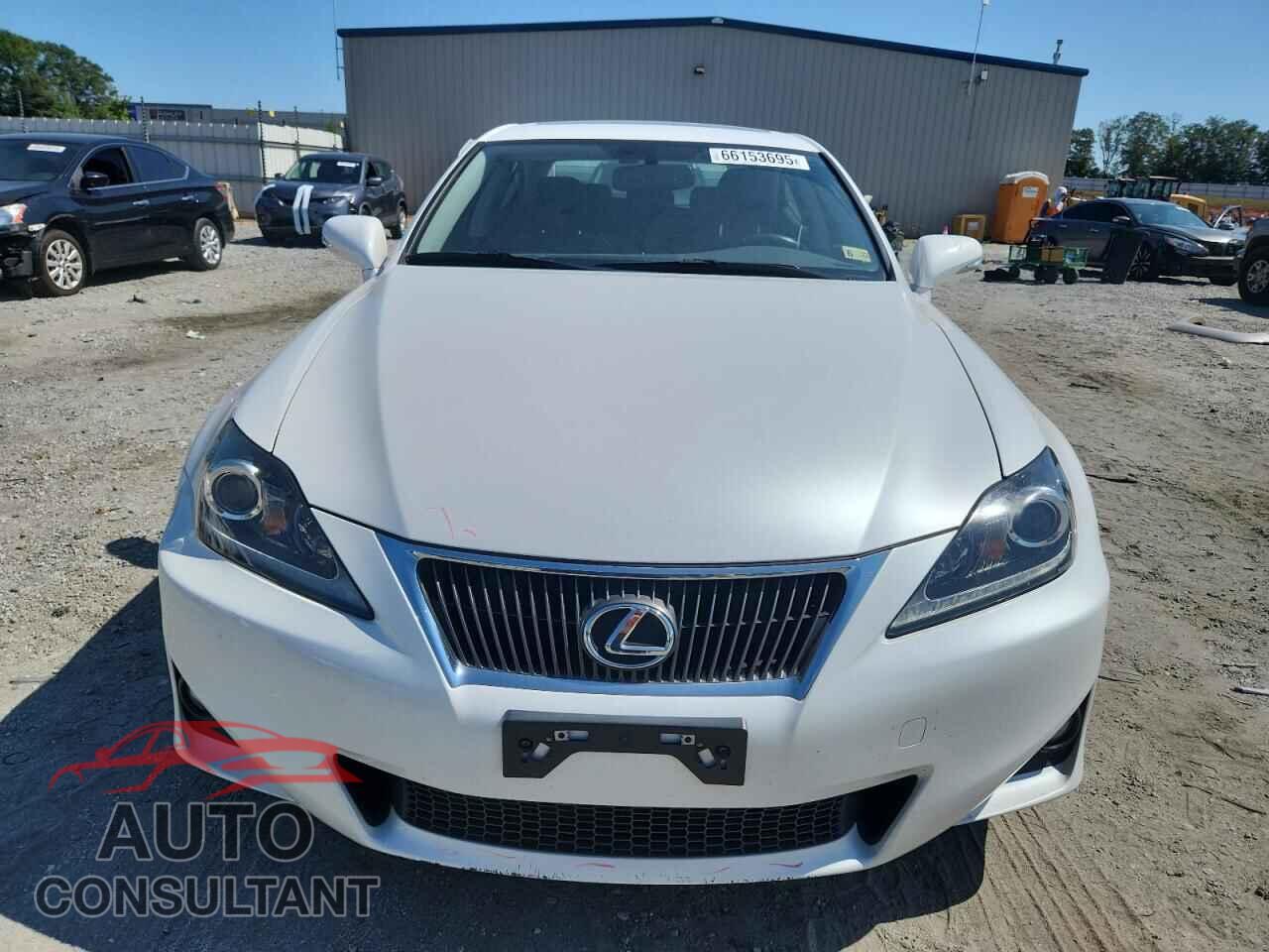LEXUS IS 2011 - JTHCF5C27B2035260