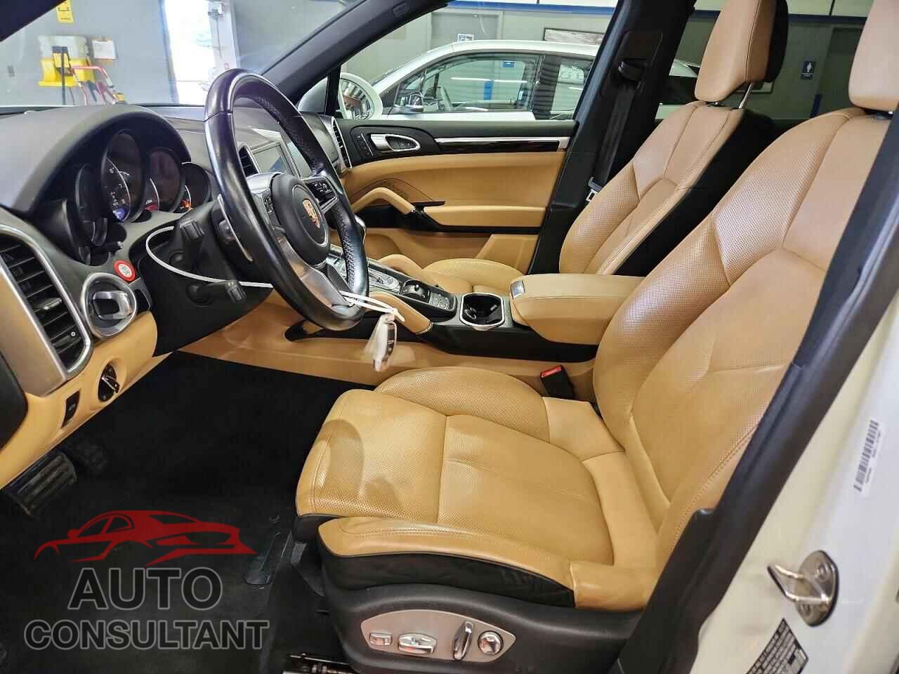 PORSCHE CAYENNE 2018 - WP1AA2A28JKA06145