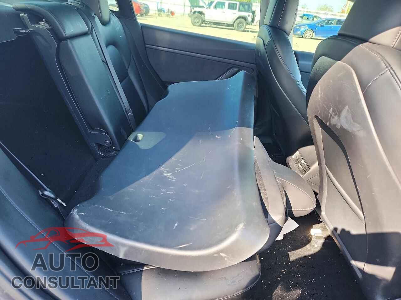 TESLA MODEL 3 2022 - 5YJ3E1EB7NF329057