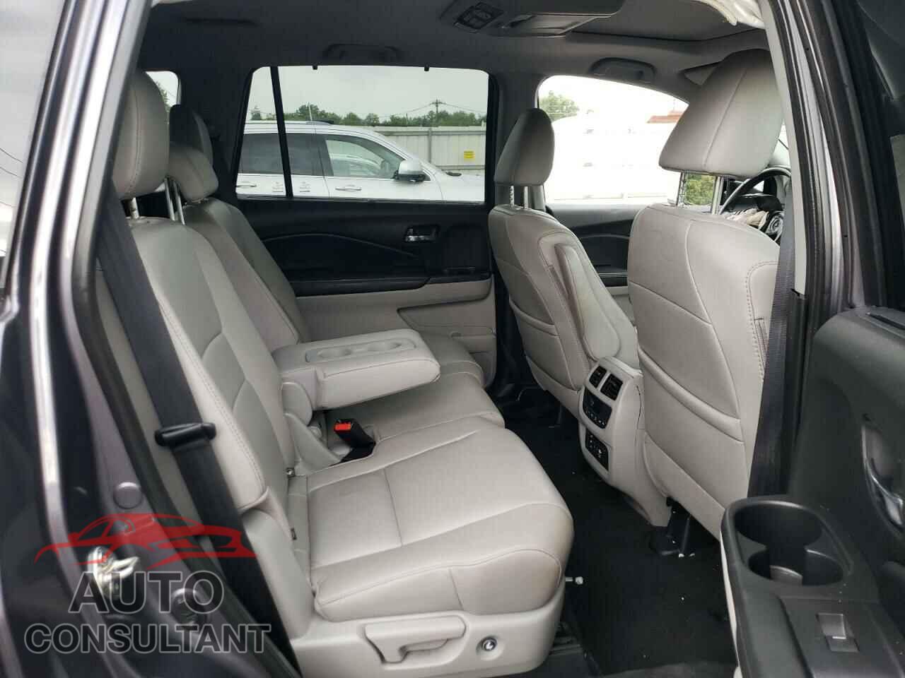 HONDA PILOT 2018 - 5FNYF6H90JB016550