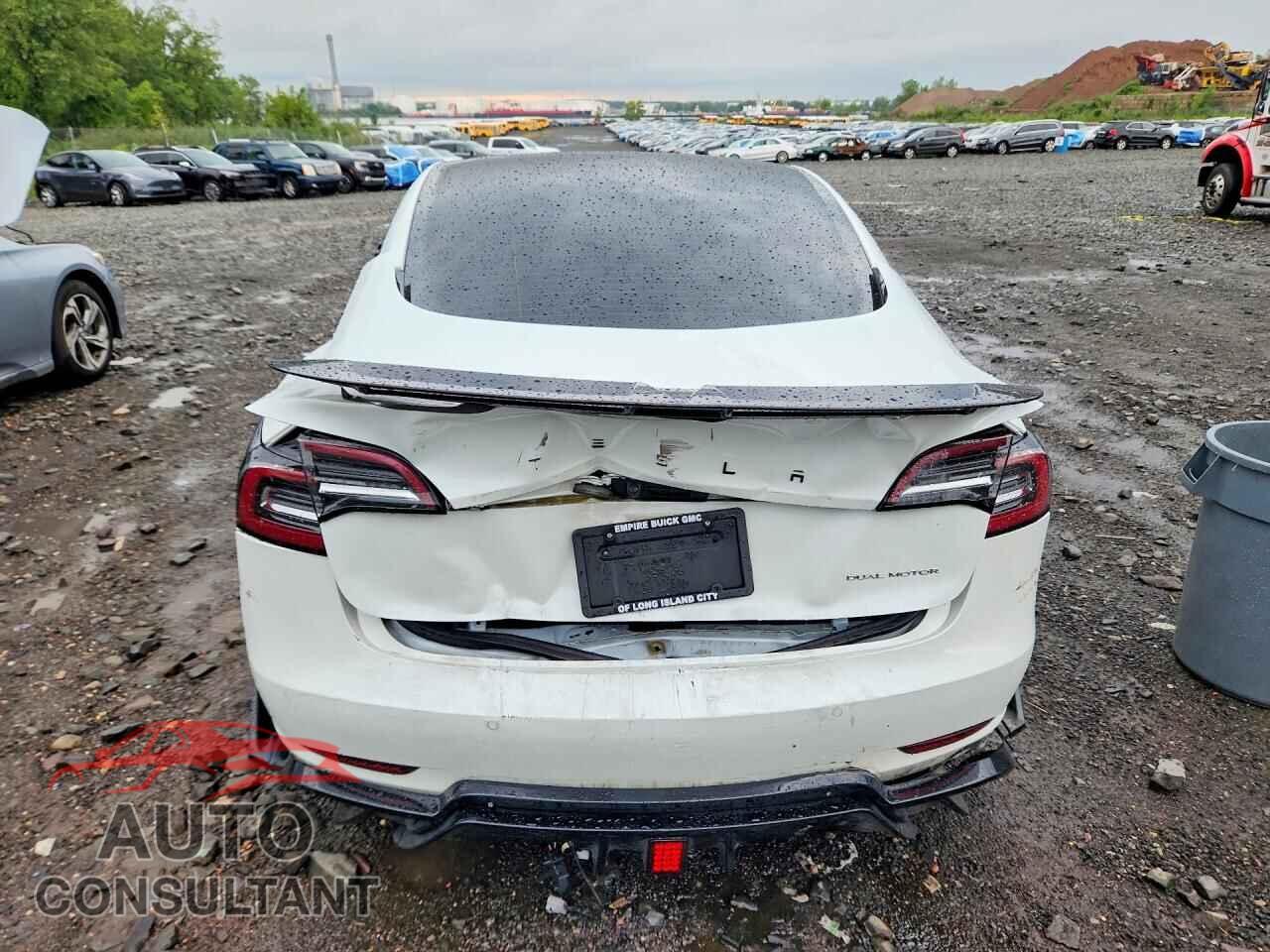 TESLA MODEL 3 2021 - 5YJ3E1EB4MF858593