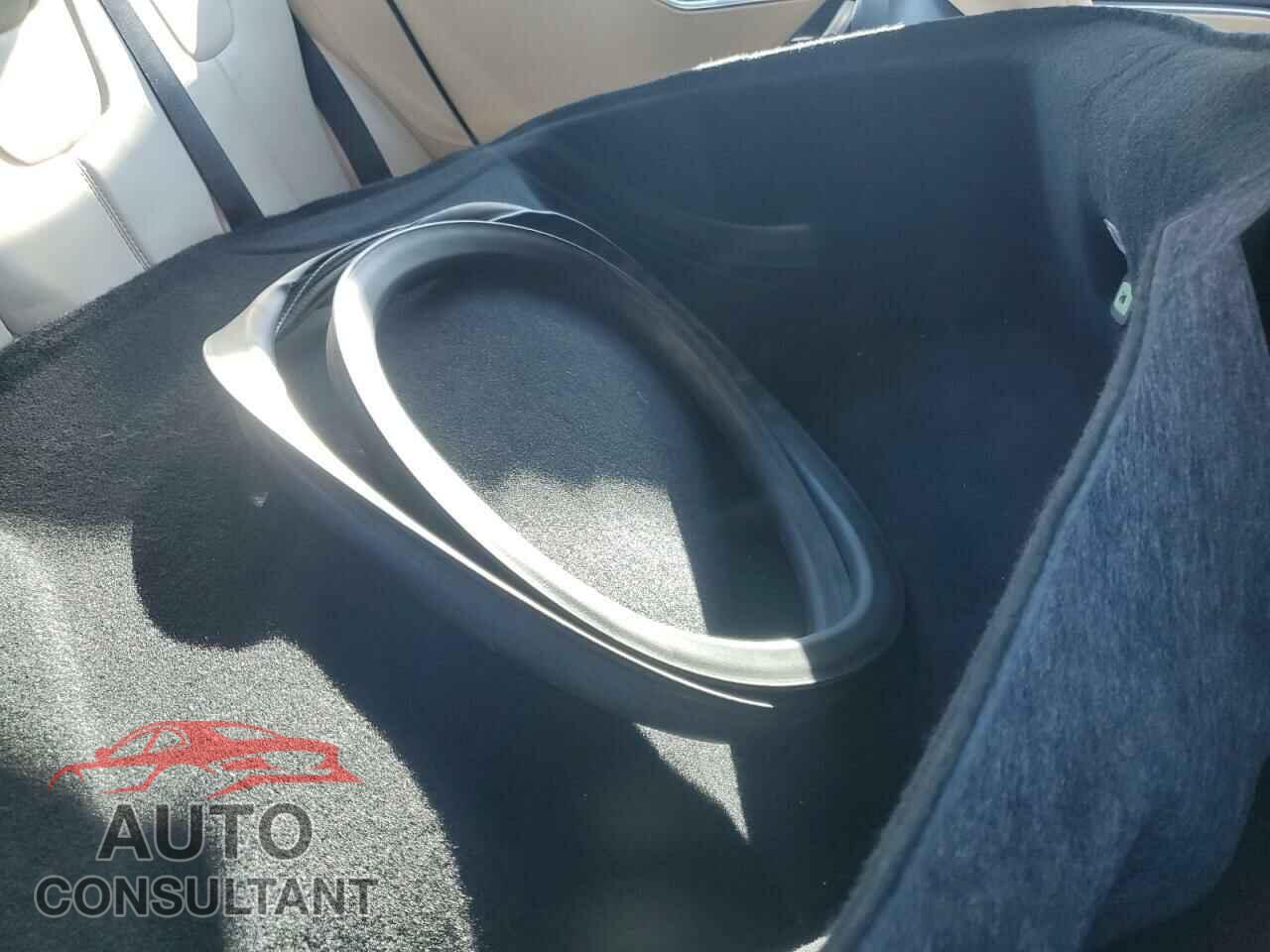 TESLA MODEL S 2015 - 5YJSA1S27FF094270