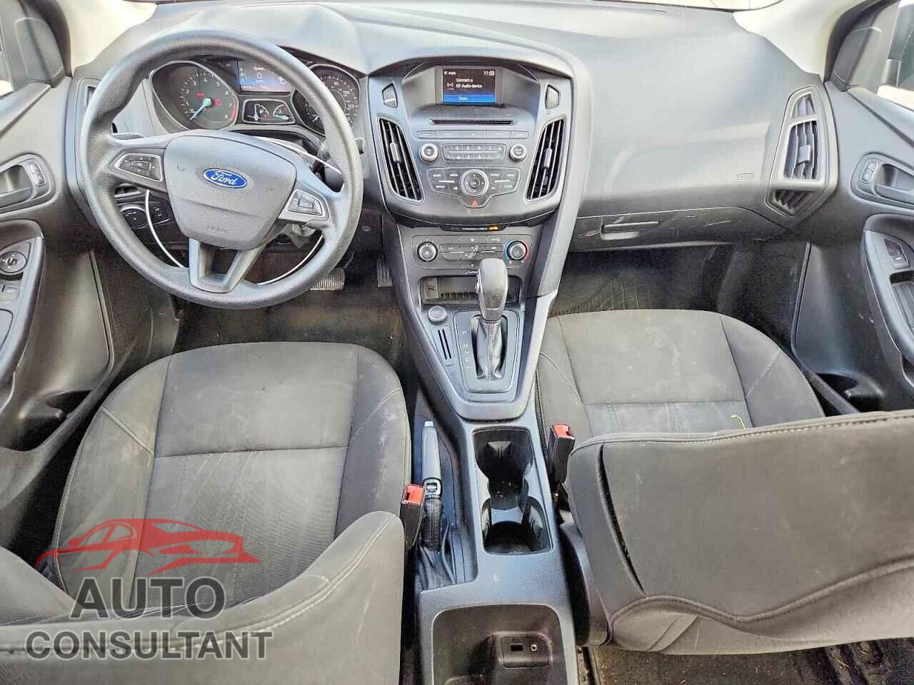 FORD FOCUS 2015 - 1FADP3E22FL372106