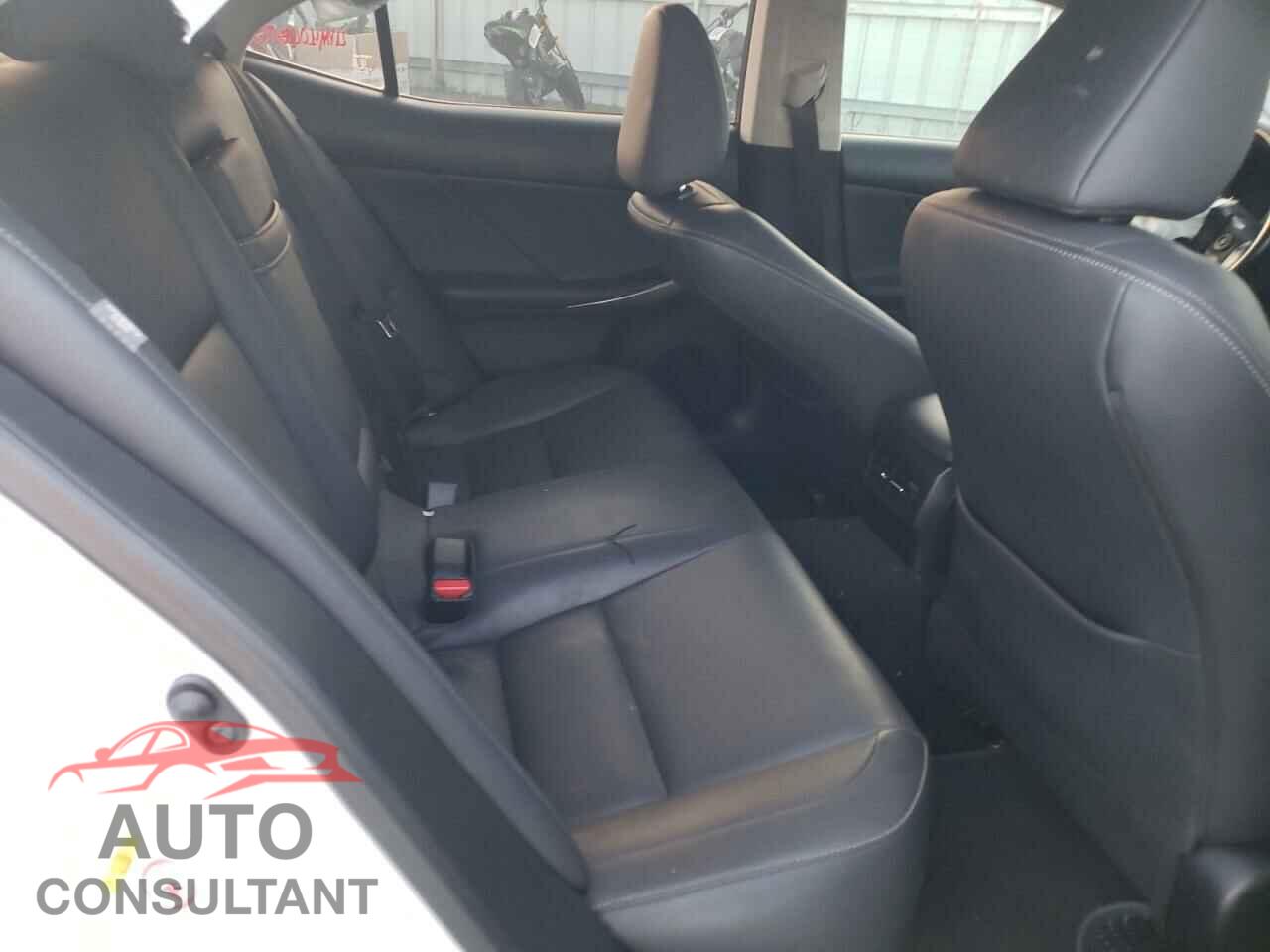 LEXUS IS 2016 - JTHBA1D25G5038245
