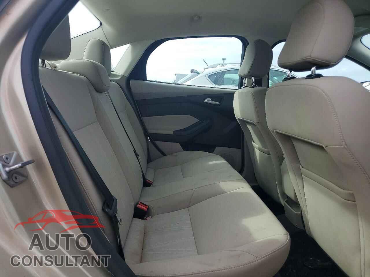 FORD FOCUS 2017 - 1FADP3F20HL337176