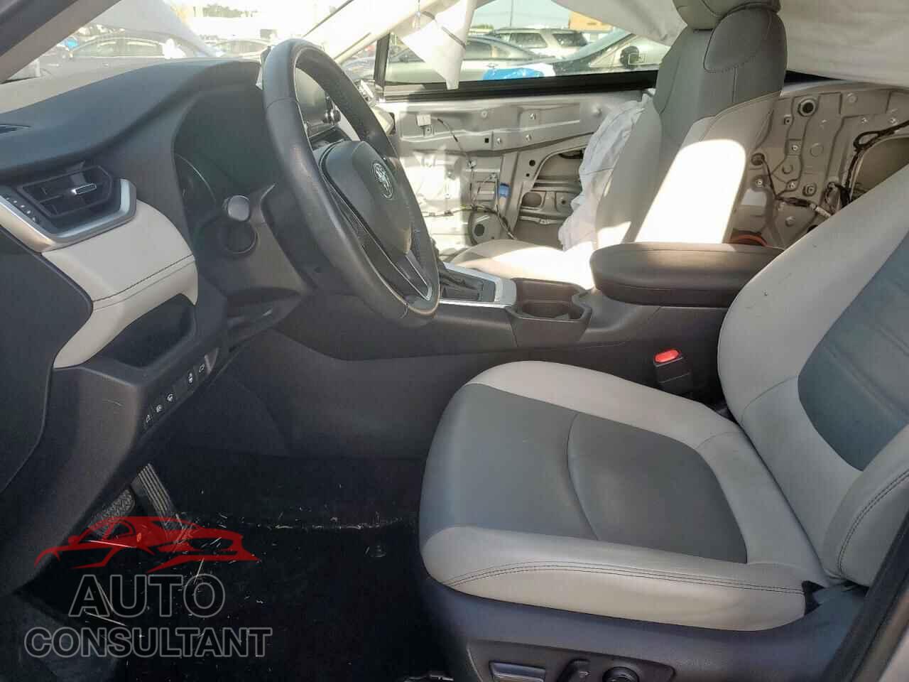 TOYOTA RAV4 2019 - JTMC1RFVXKD005302