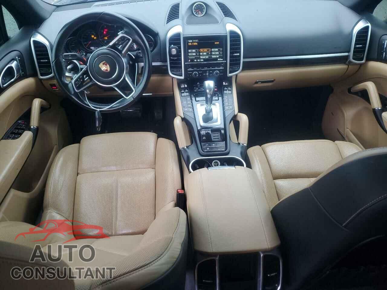 PORSCHE CAYENNE 2016 - WP1AA2A28GKA37128