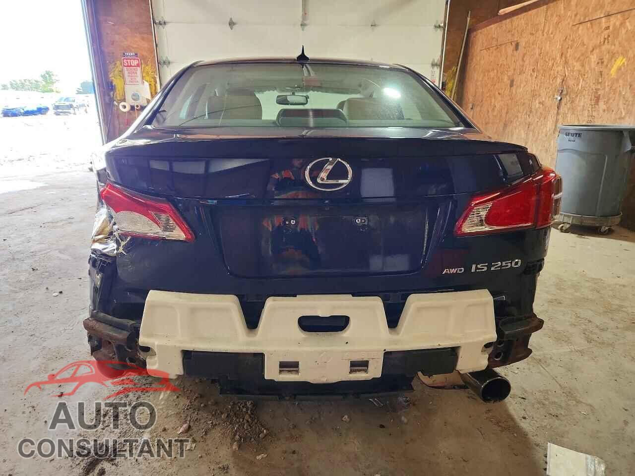 LEXUS IS 2011 - JTHCF5C26B5052694