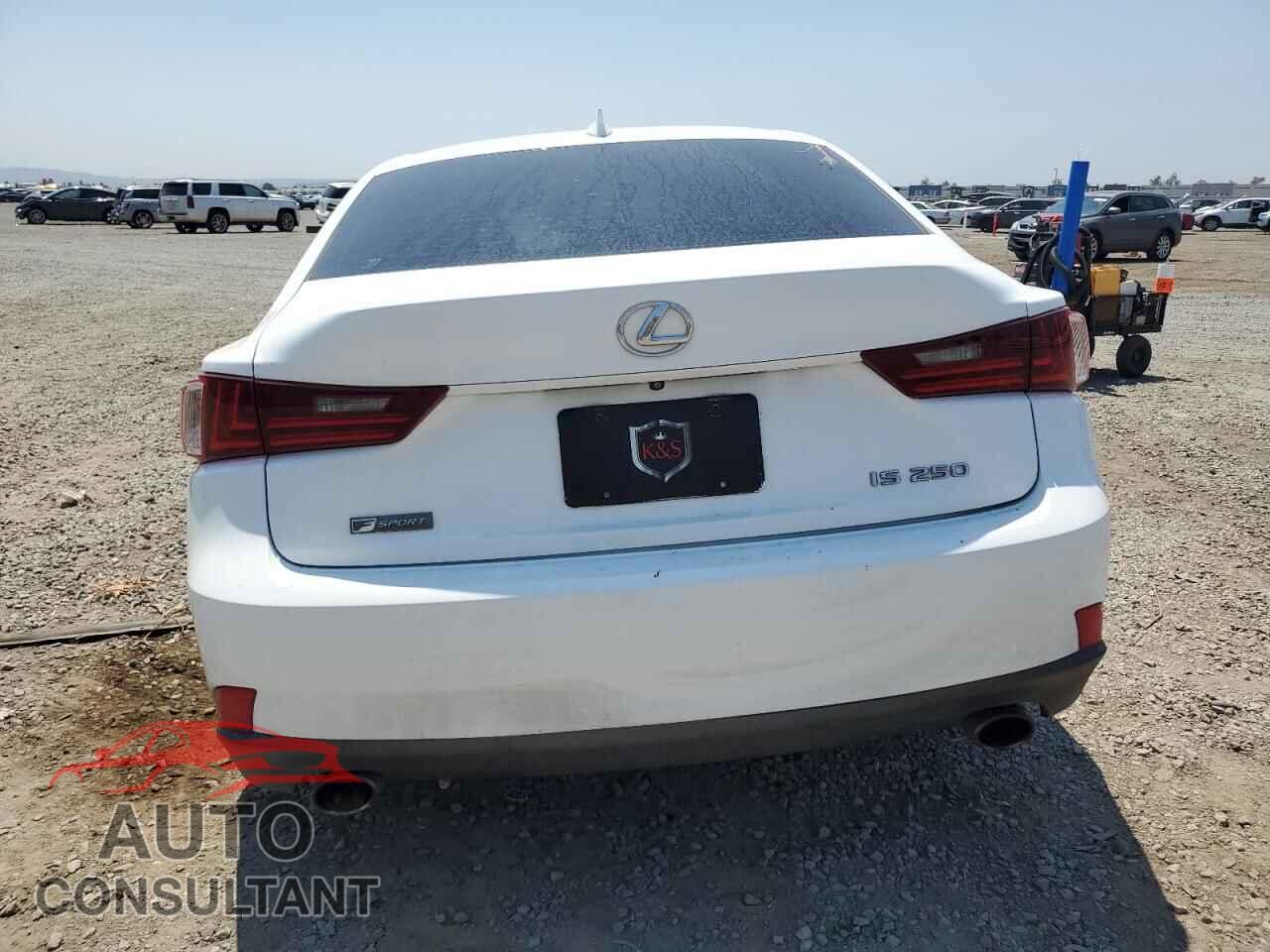 LEXUS IS 2015 - JTHBF1D20F5068561