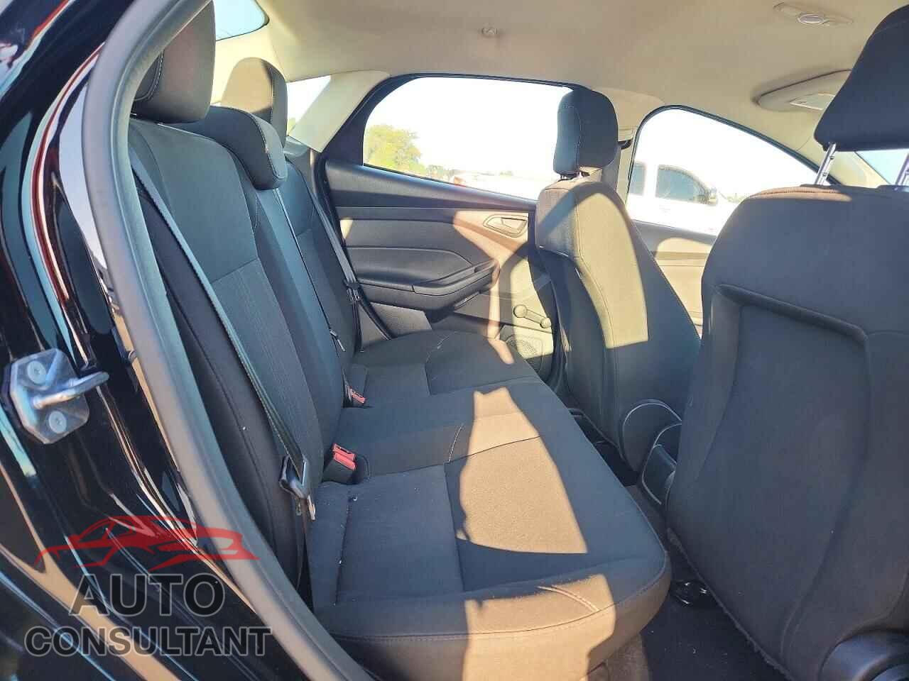 FORD FOCUS 2017 - 1FADP3E21HL252025