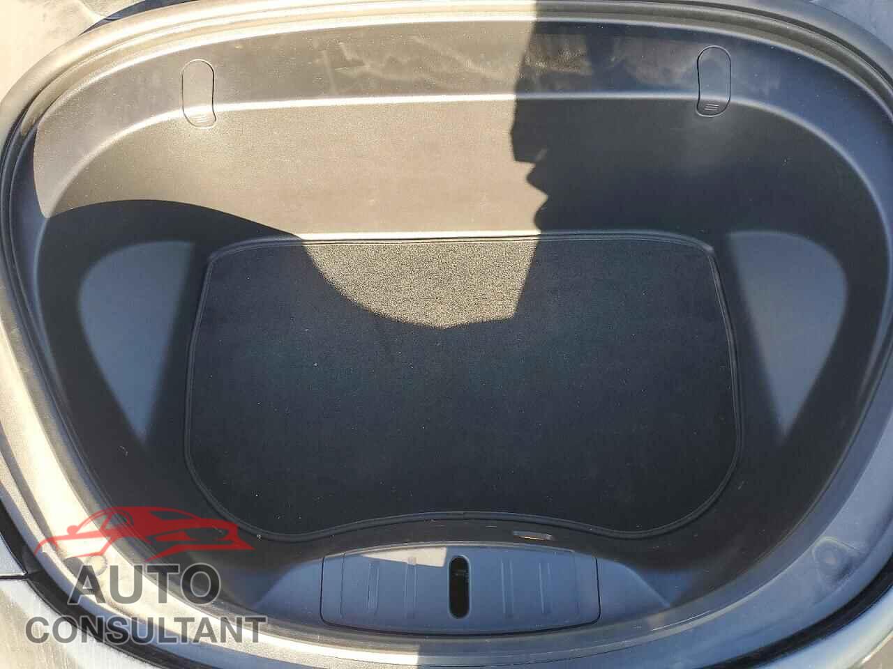 TESLA MODEL 3 2018 - 5YJ3E1EA3JF045894