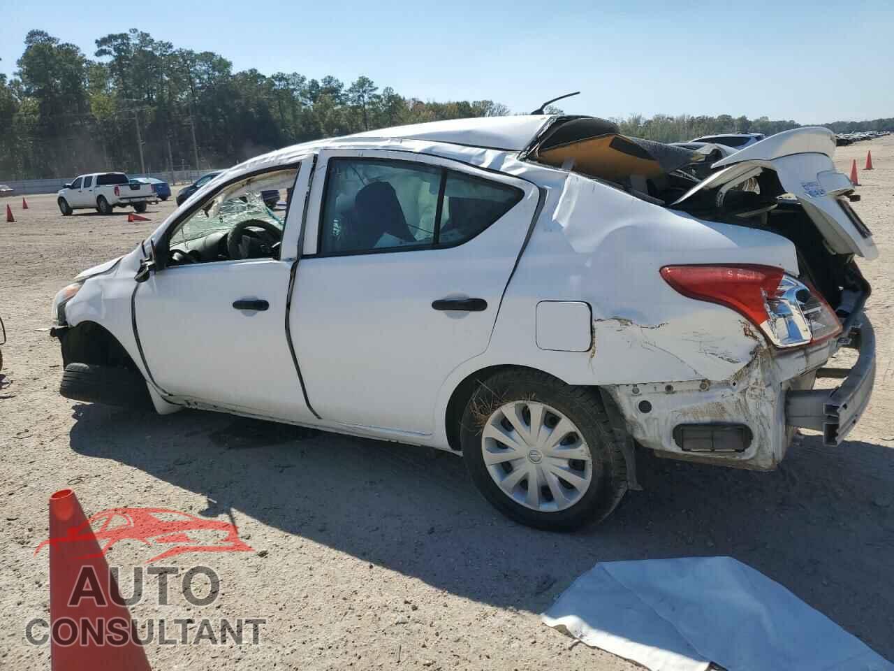 NISSAN VERSA 2017 - 3N1CN7AP1HL870103