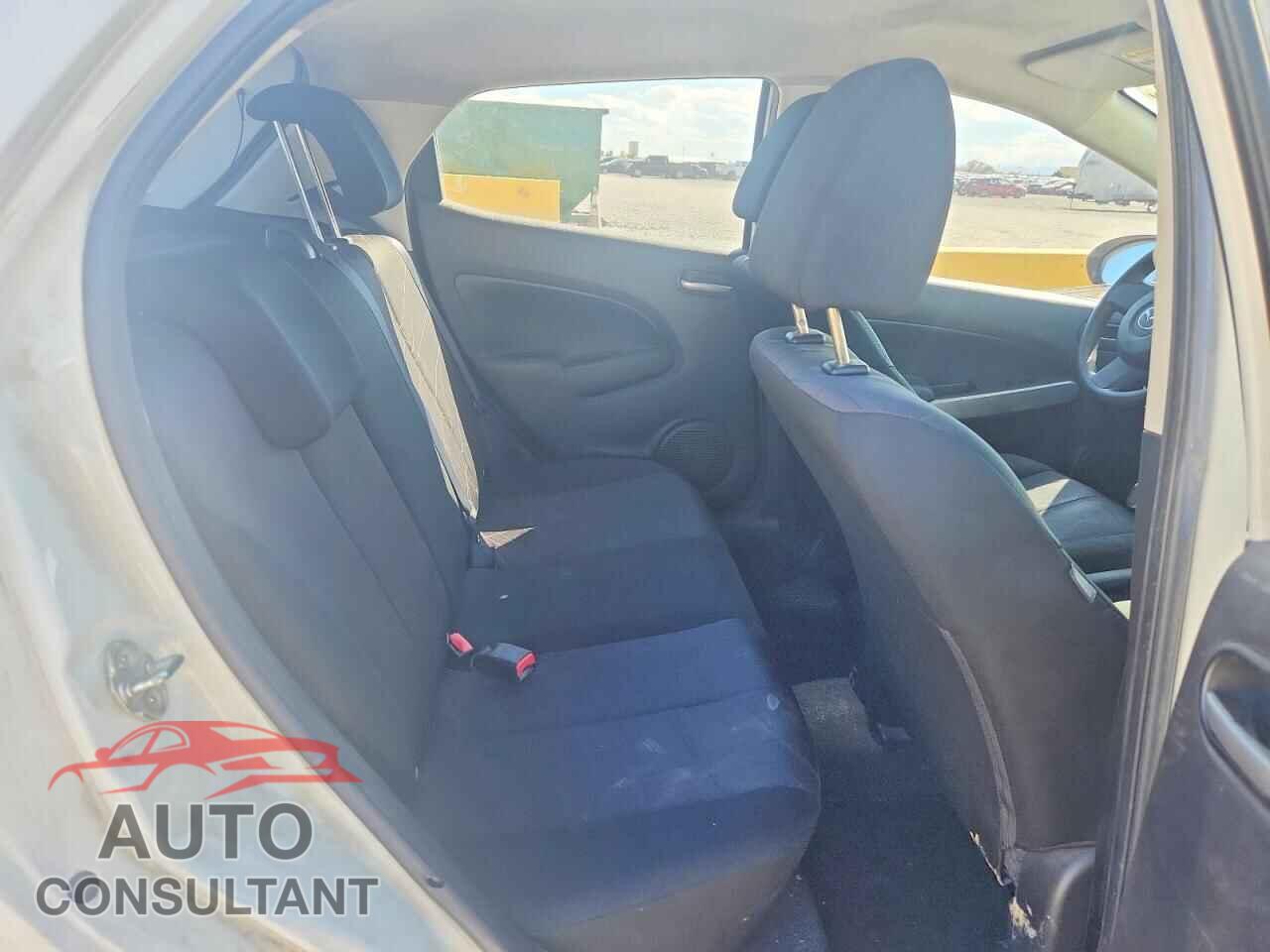 MAZDA 2 2014 - JM1DE1KY3E0185812