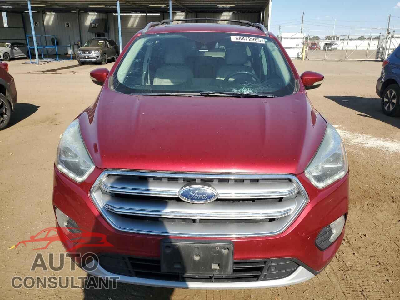 FORD ESCAPE 2017 - 1FMCU9J90HUD53762